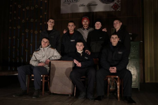 Юнаки з волинської колонії стали акторами драми про війну. ФОТО