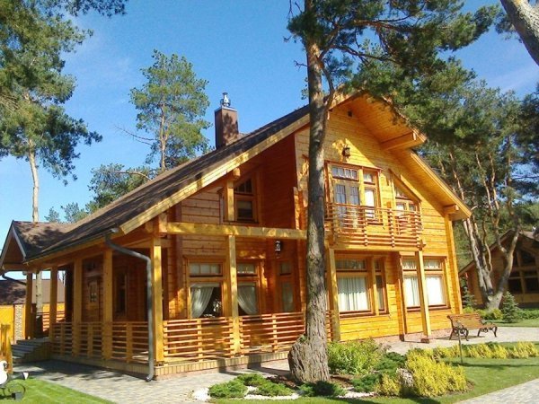 «Правий сектор» знайшов маєтки Симоненка на Світязі. ФОТО