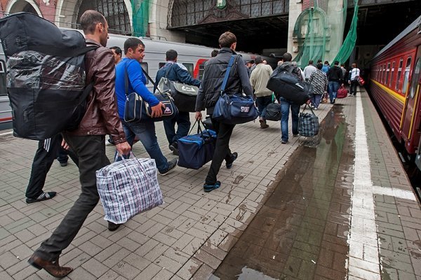 У Польщі пропонують надати право на постійне проживання українцям