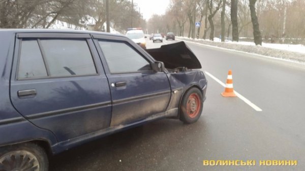 Аварія у Луцьку:  через ожеледицю зіткнулись автівки