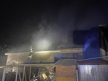 Під Луцьком горів двоповерховий будинок