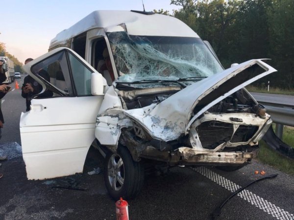 Український гурт «ТНМК» потрапив у аварію на Кіровоградщині. ФОТО