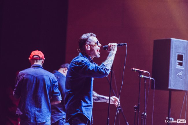 «Шухер, граждане! На сцене психопат!»: яким був концерт гурту «Ляпіс 98» у Луцьку: ФОТОРЕПОРТАЖ