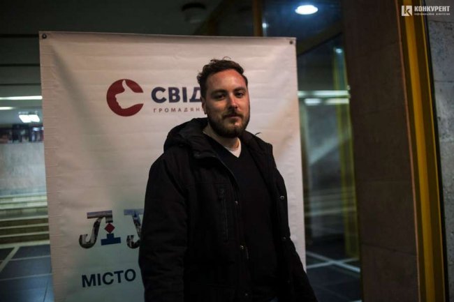 Жертовність та материнство: пенсіонери безкоштовно переглянули трагікомедію «Дитина в дарунок». ФОТО