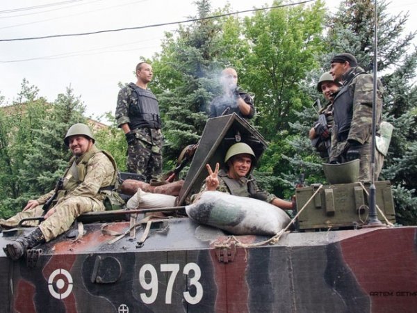 Парад військових у звільненому Краматорську. ФОТО. ВІДЕО