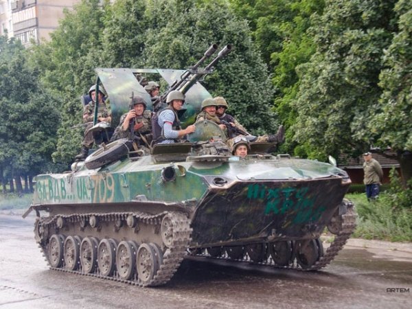 Парад військових у звільненому Краматорську. ФОТО. ВІДЕО