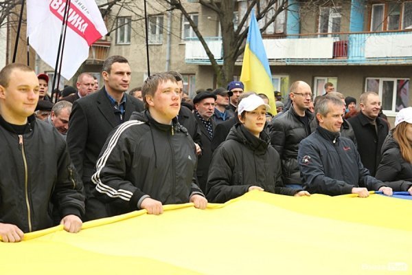 Акція «Вставай, Україно!» розпочалася в Луцьку. ФОТО. ОНОВЛЕНО