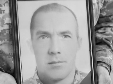 Луцьк попрощався із загиблим захисником Андрієм Головачовим