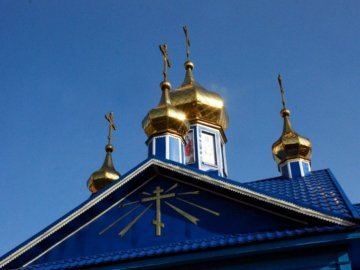 Штовханина і пісні за упокій Томосу: церковний конфлікт на Волині. ВІДЕО