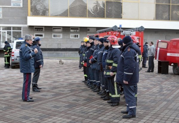 У Луцьку гасили пожежу в драмтеатрі