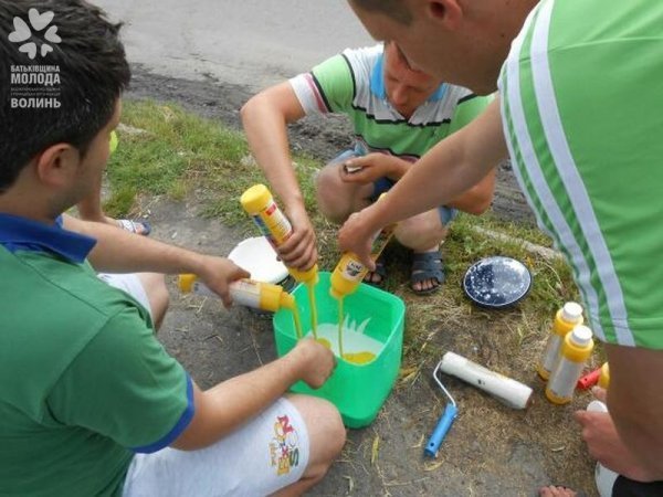 Ще одне місто на Волині стало синьо-жовтим. ФОТО