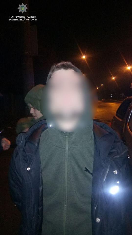 Уночі Луцьком на «бляхах» їздив чоловік з наркотиками. ФОТО. ВІДЕО
