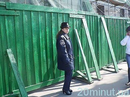 У Вінниці людей від Януковича відганяла ДАІ. ФОТО