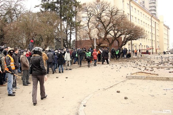 Як у Луцьку «викурювали» міліцію. ФОТО