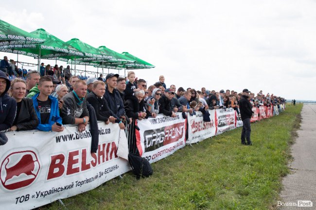 У Луцьку відбулися видовищні авто- і мотогонки. ФОТОРЕПОРТАЖ