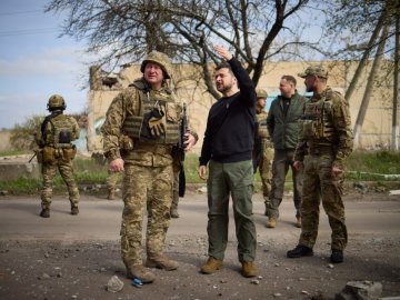 Зеленський відвідав передові позиції бійців в Авдіївці. ФОТО