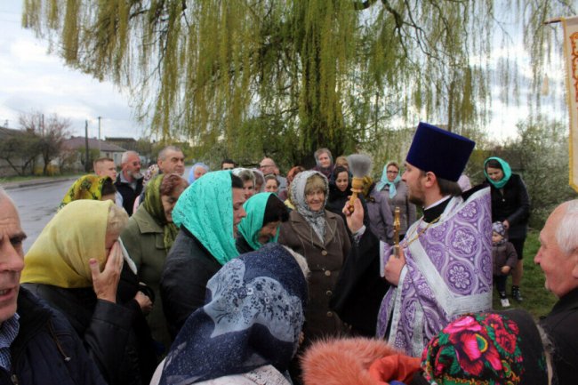 При в'їзді в Горохів прихильники Московського патріархату освятили придорожній хрест