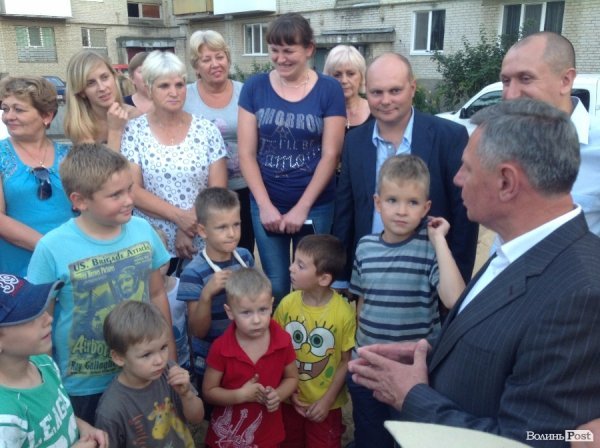 Мешканці ДПЗ давали поради меру Луцька та депутатам щодо облаштування їхніх дворів