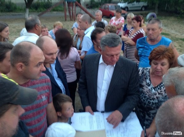 Мешканці ДПЗ давали поради меру Луцька та депутатам щодо облаштування їхніх дворів