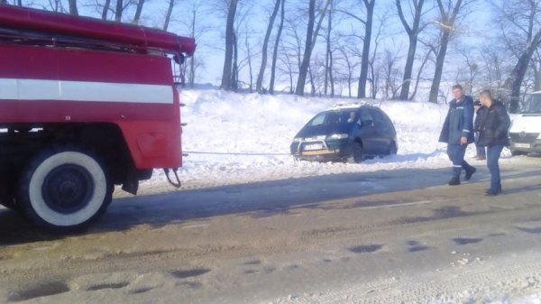 На Волині в замет потрапило авто з дітьми