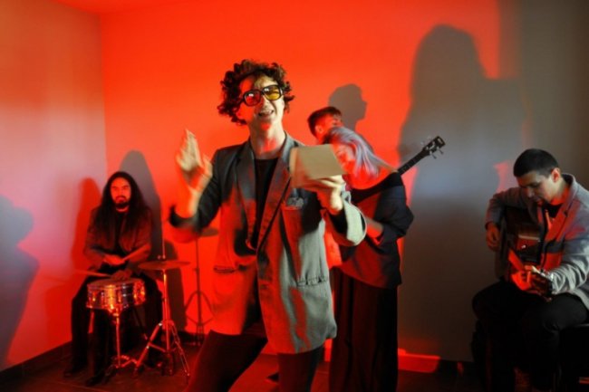 На даху луцької «Супернови» показали виставу-експеримент*