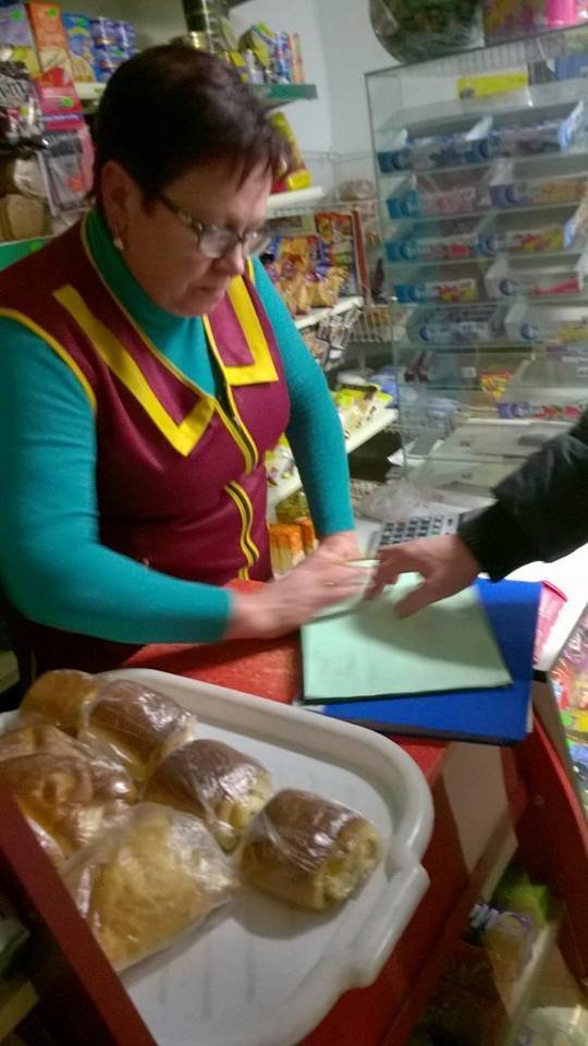 Вино – не алкоголь: у Луцьку «полювали» на недобросовісних продавців