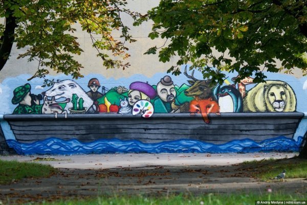 Лучанин розфарбував центр Нововолинська. ФОТО