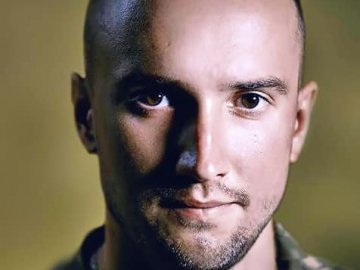 Порошенко привітав із 25-річчям легендарного офіцера з Волині