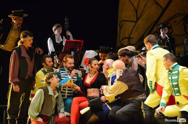 У Луцьку показали «диявольське» кохання. ФОТО