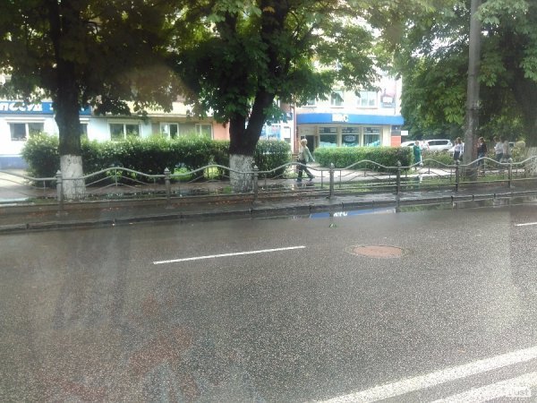 Сьогодні дощовий Луцьк. ФОТОРЕПОРТАЖ