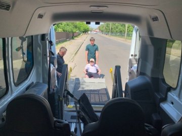 У Луцьку люди з інвалідністю можуть безкоштовно скористатися автівкою мобільної бригади