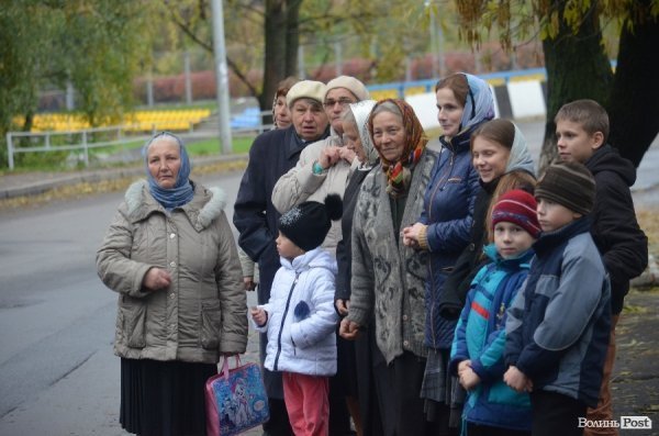 Священнослужителі пронесли через центр Луцька церковні святині. ФОТО