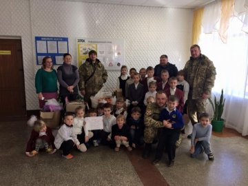 Молитва під кулями, - капелан розповів про поїздку на Схід