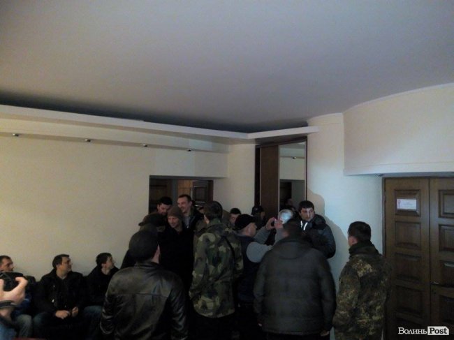 У Волинській ОДА - активісти. Через штурм редуту блокадників