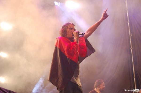 Звучать завершальні акорди музичної сцени