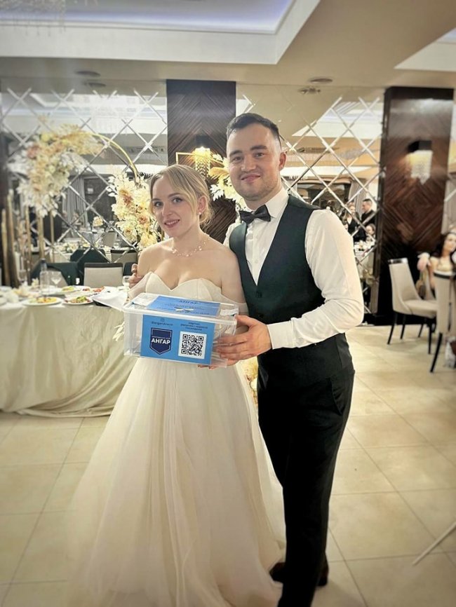 Волиняни задонатили всі гроші, які їм подарували на весіллі