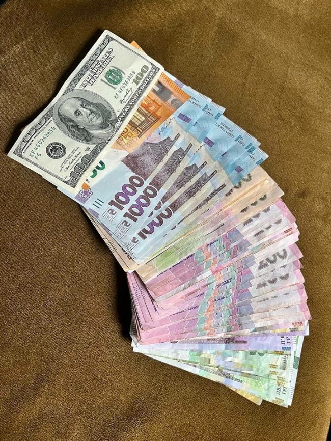 Волиняни задонатили всі гроші, які їм подарували на весіллі