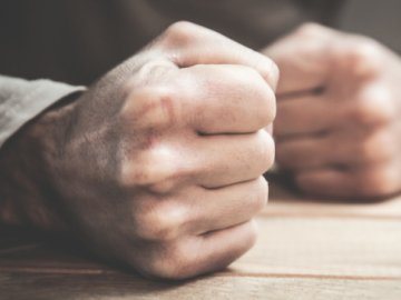 У селі на Волині молодик побив співмешканця матері