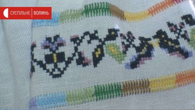 Лучанка відтворює давні візерунки на сучасному одязі. ВІДЕО 