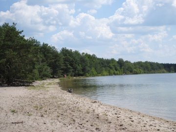 На березі Пісочного поставлять бетонні блоки. ВІДЕО