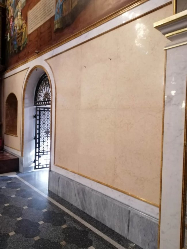 Священники УПЦ МП забрали всі ікони з Успенського собору Києво-Печерської лаври. ФОТО