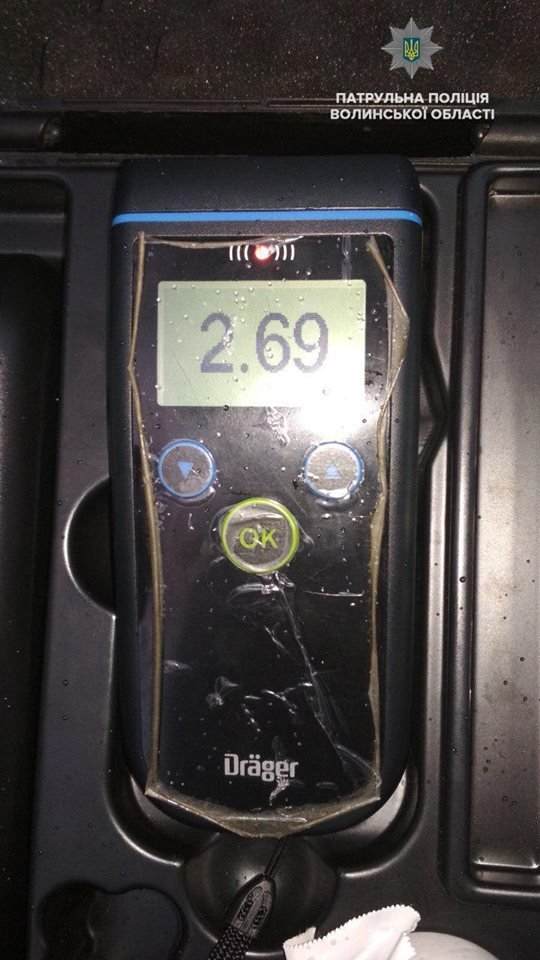 У Луцьку зупинили п'янючого водія. ФОТО