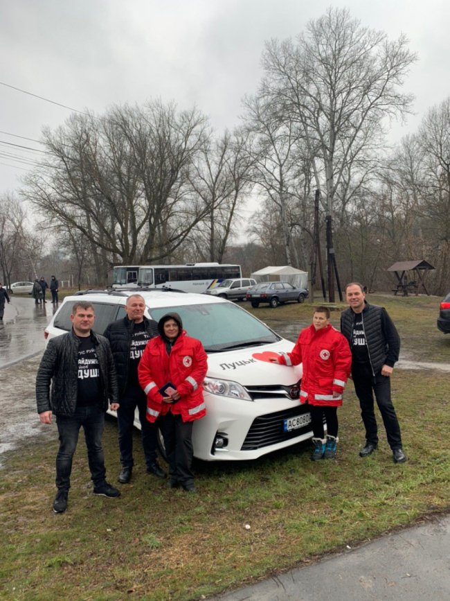 Підприємець з Луцька завіз у Нові Санжари допомогу для евакуйованих з Уханя
