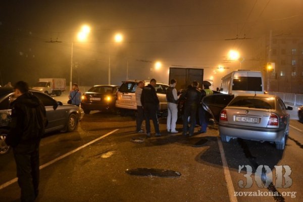 У Дніпропетровську «п'яний» джип протаранив сім авто. ФОТО. ВІДЕО