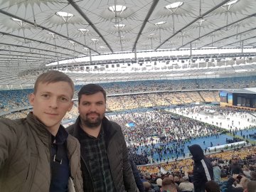 За мить до дебатів: директор видання «ВолиньPost» розповів, що відбувається на «Олімпійському»