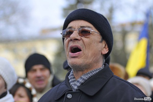 Віче на луцькому Євромайдані. ФОТО