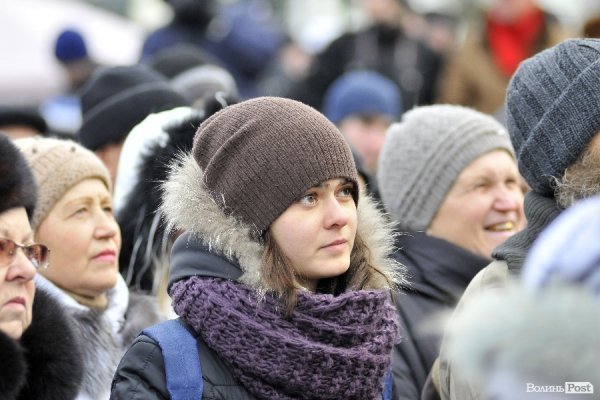 Віче на луцькому Євромайдані. ФОТО