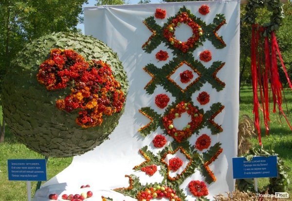 У День міста в Луцьку відбулося свято квітів. ФОТО