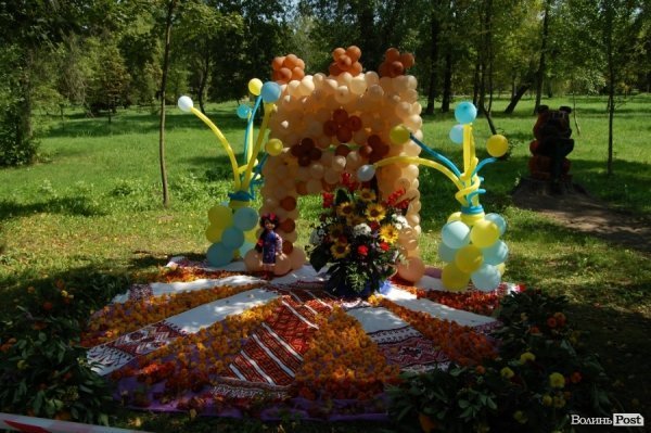 У День міста в Луцьку відбулося свято квітів. ФОТО