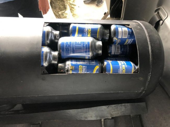 На кордоні з Росією затримали українця, який віз вибухівку. ВІДЕО